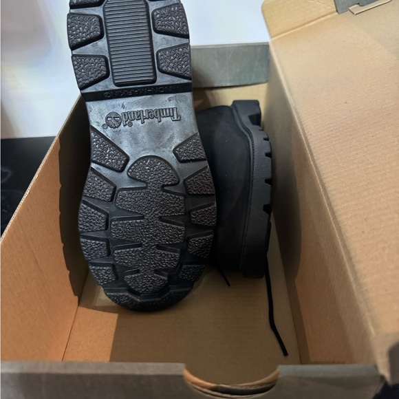 Timberland Classic 6” Black Nubuck Waterproof Boots - Picture 6 of 9